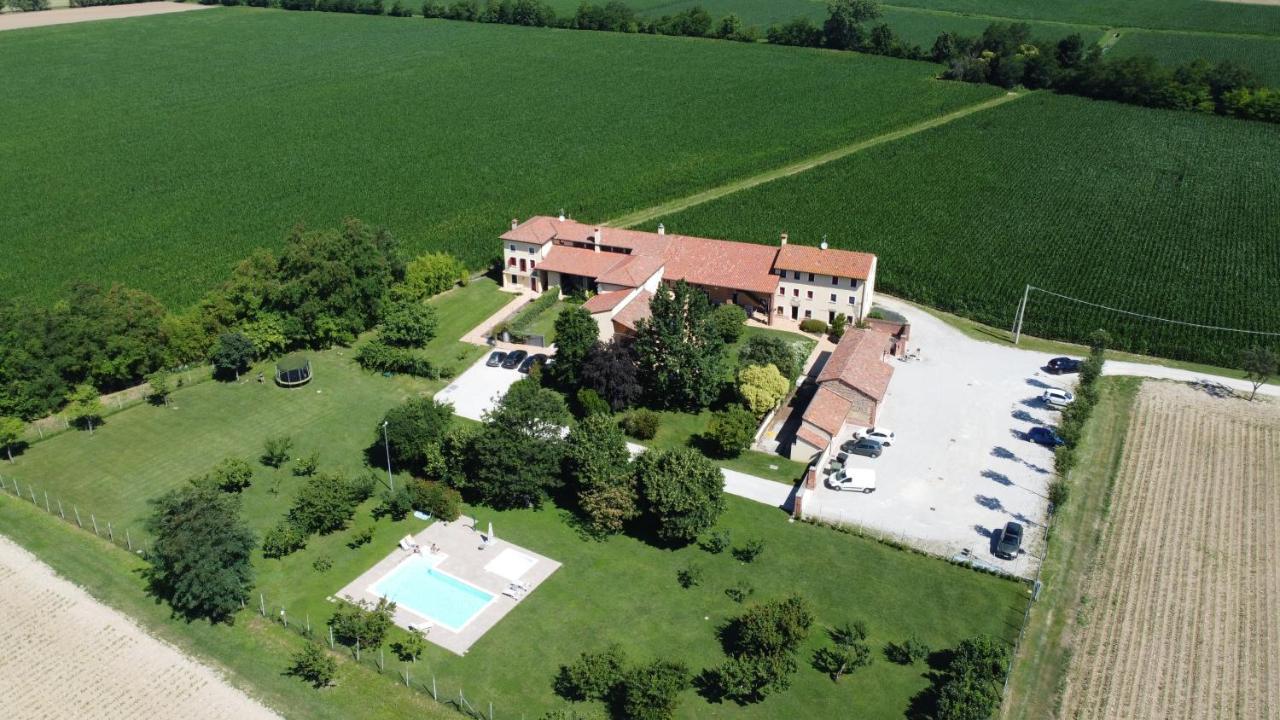 Agriturismo Borgo Tecla Rosa Luaran gambar