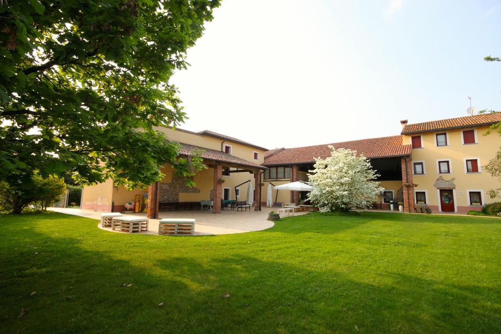 Agriturismo Borgo Tecla Rosa Luaran gambar