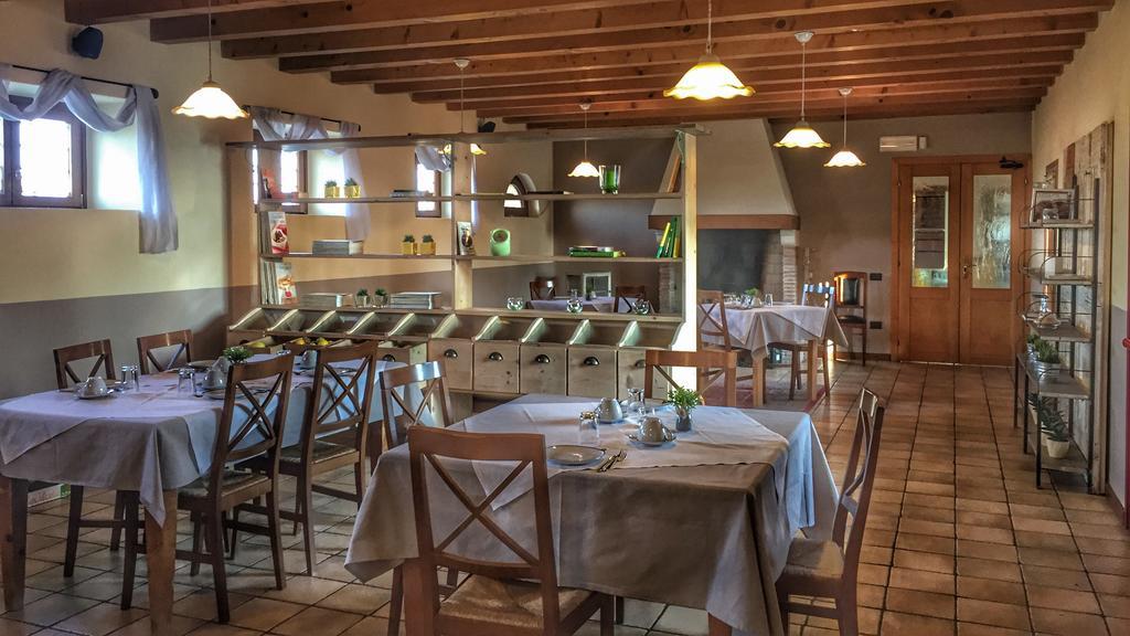 Agriturismo Borgo Tecla Rosa Luaran gambar