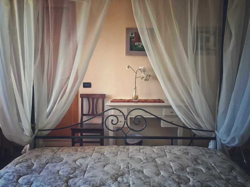 Agriturismo Borgo Tecla Rosa Luaran gambar