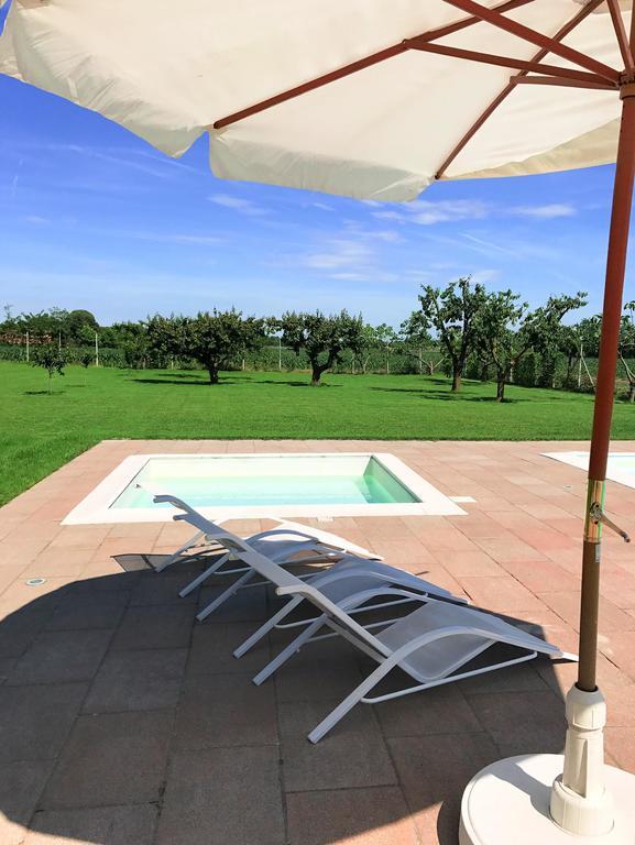 Agriturismo Borgo Tecla Rosa Luaran gambar