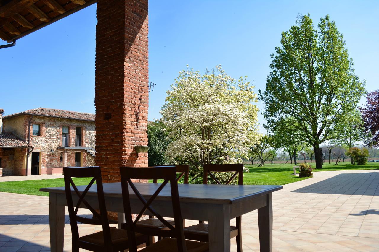 Agriturismo Borgo Tecla Rosa Luaran gambar