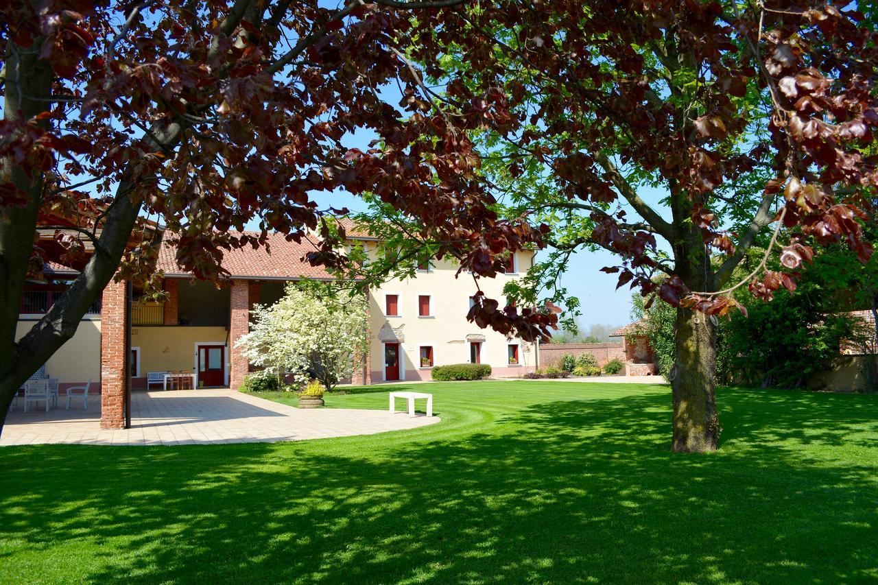 Agriturismo Borgo Tecla Rosa Luaran gambar