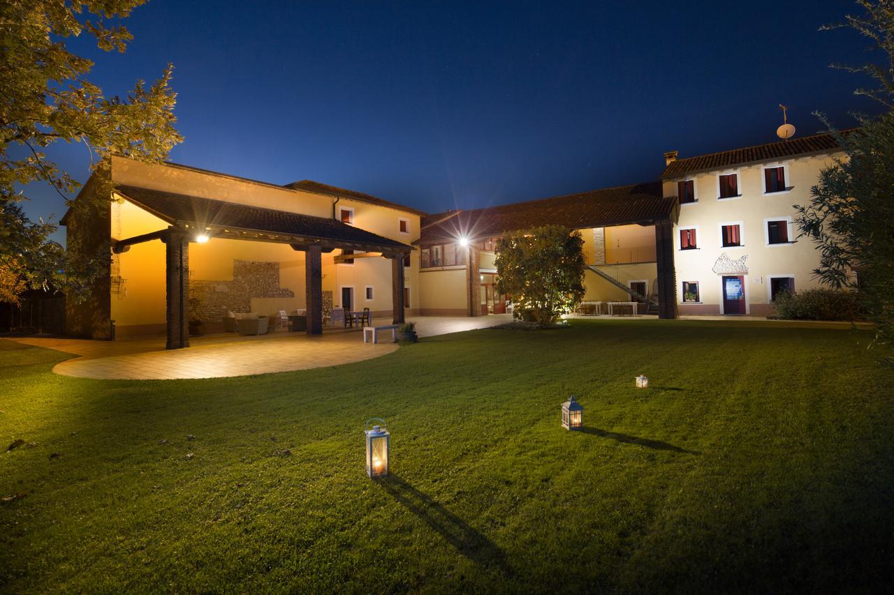 Agriturismo Borgo Tecla Rosa Luaran gambar